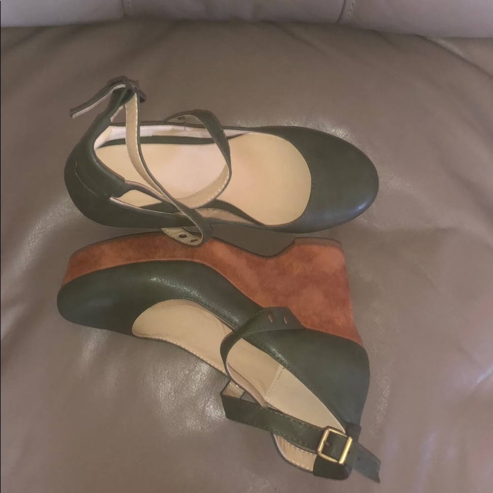 Brand New Closed Toe Clogs